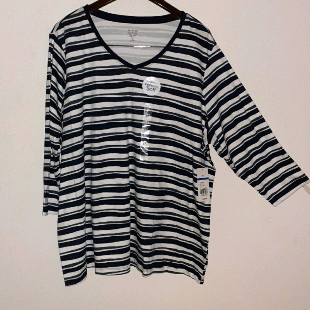 - KIM ROGERS PERFECTLY SOFT PLUS SIZE TOP